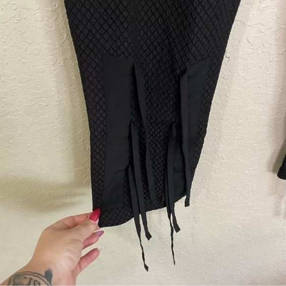 Chloe Women’s 35 Black Textured Cropped Strappy Designer Trouser Pull On Pants - Picture 6 of 7